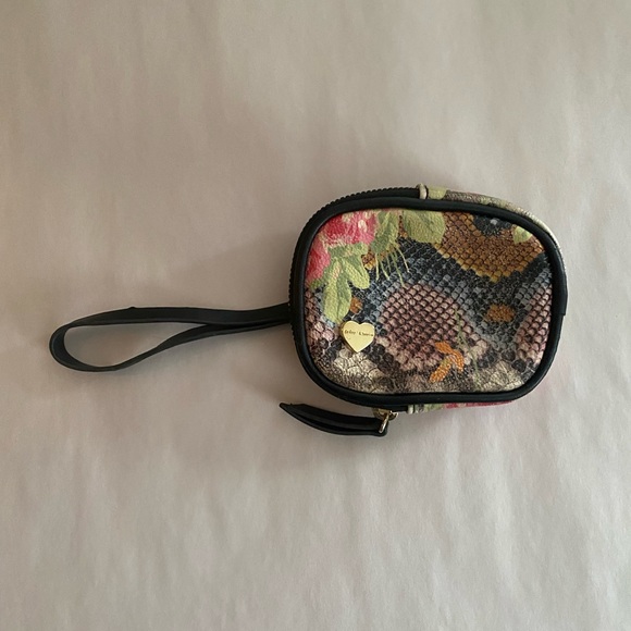 Betsey Johnson Keychain bag / coin case pouch with black patent - Picture 1 of 6
